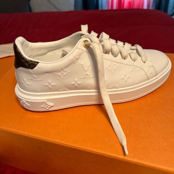 COPY - Louis Vuitton Time Out Sneakers! - Picture 1 of 15